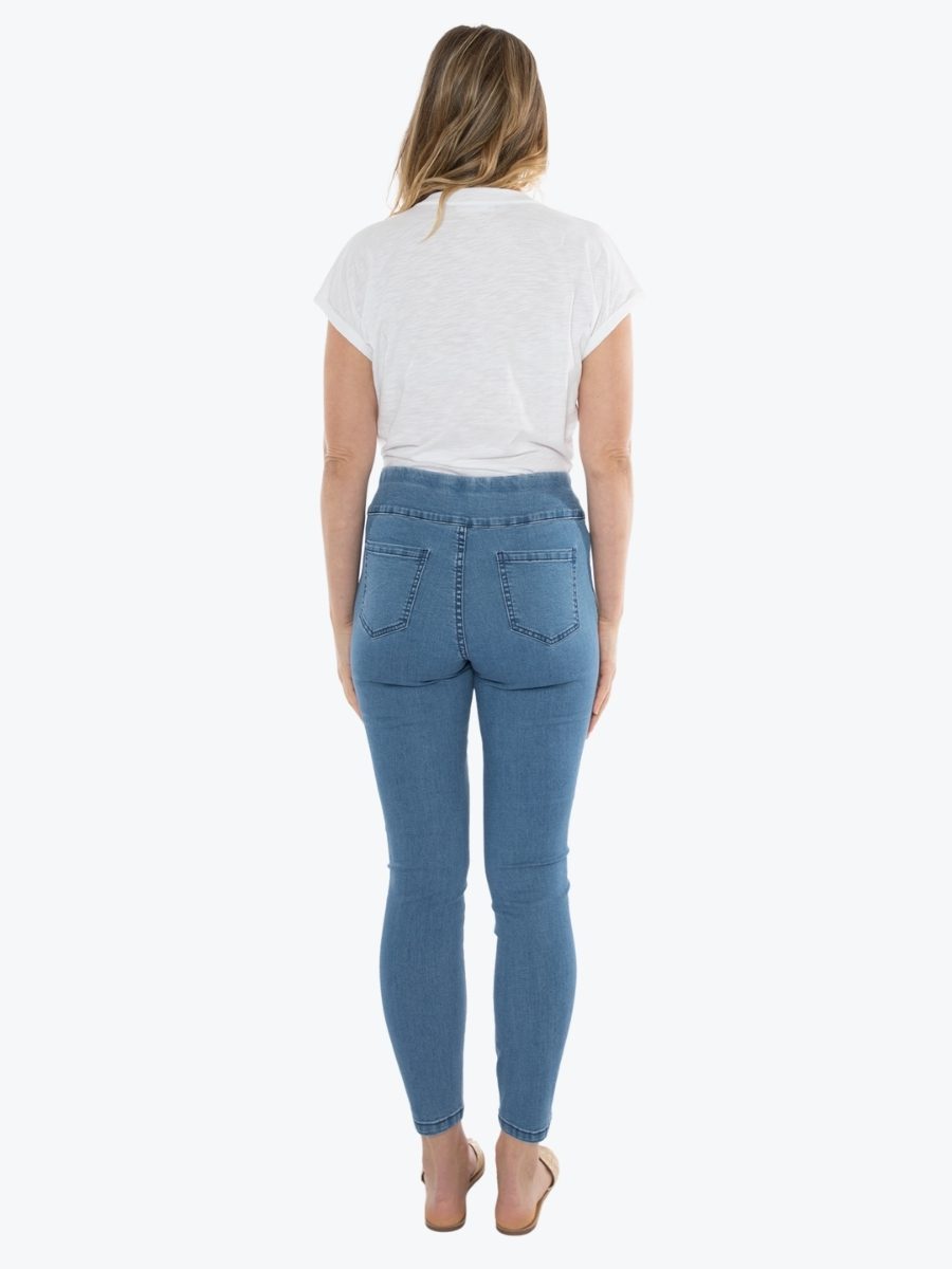 Jump Core Jegging - Image 4
