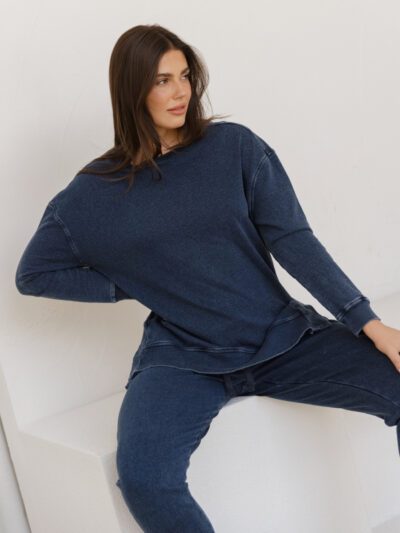 Betty Basics Easy Crew Sweat in Indigo Wash