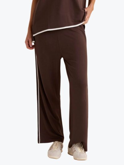 Betty Basics Evelyn Wide Leg Jogger in Chocolate